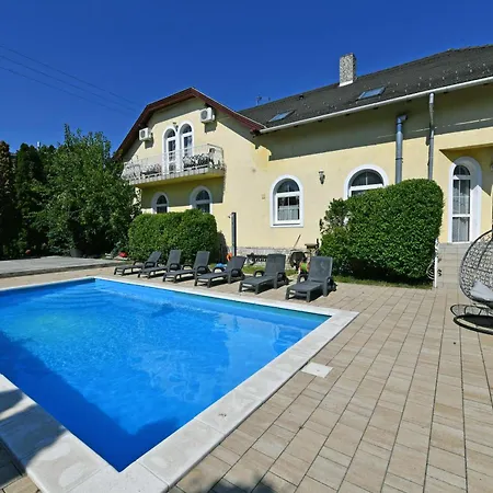 Royal Villa-3